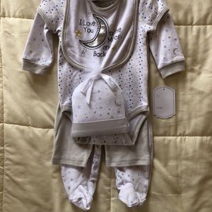 Baby outfit set- new with tags